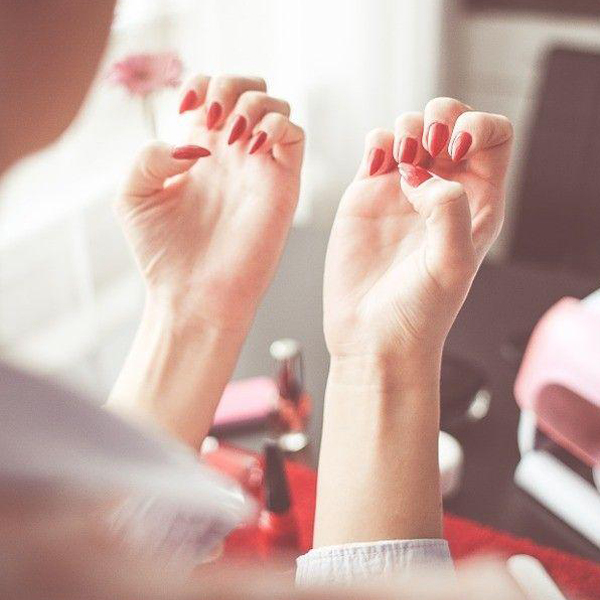 Jak si správně stříhat nehty